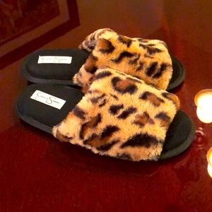 Jessica Simpson leopard house slippers